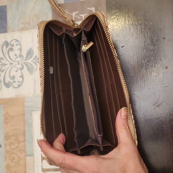 Beautiful tan Vittorio Italian wallet - Picture 3 of 6